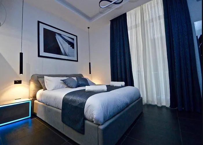 Modern Apartment In Napoli + Balcony